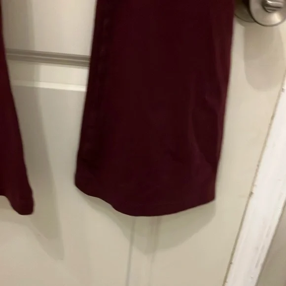 Victoria secret Women's Burgundy Flared leggings/yoga pants - Picture 8 of 9